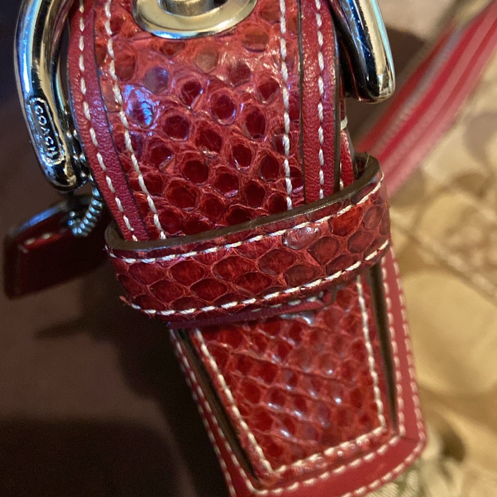 Signature Bobo Coach purse. Red and Tan - Picture 8 of 8